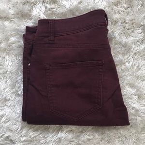 H&M DIVIDED Maroon skinny jeans! Super stretchy!✨